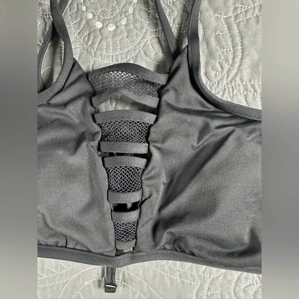 Cole Of California Women’s Black Swimsuit Top Size Medium